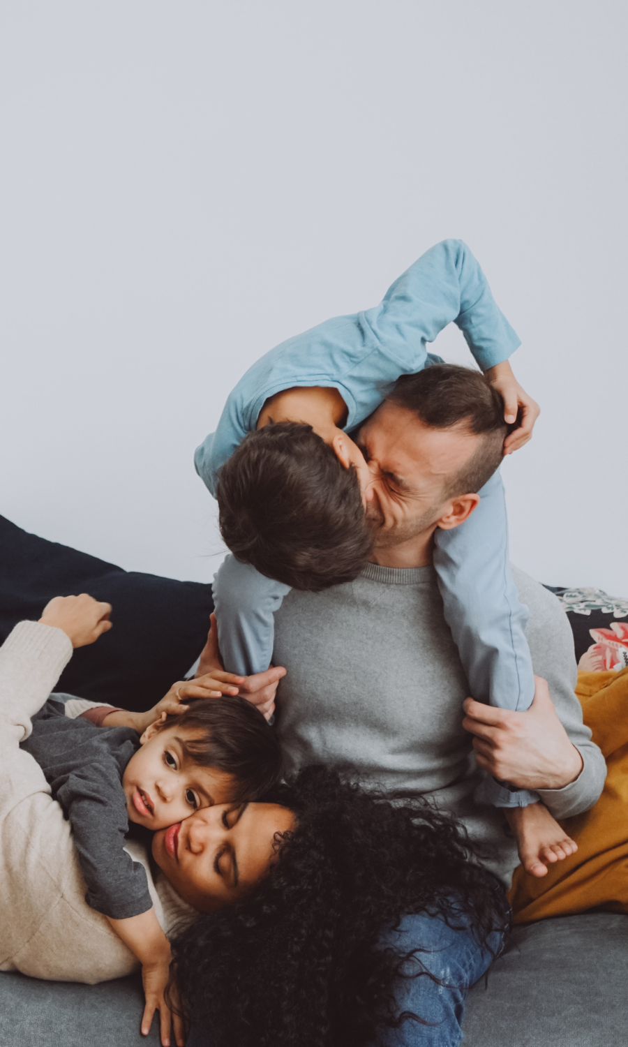 Famille heureuse avec nos coussin