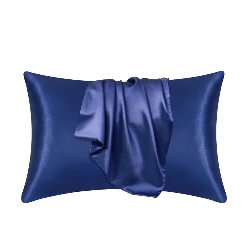 Housse de coussin en soie bleu