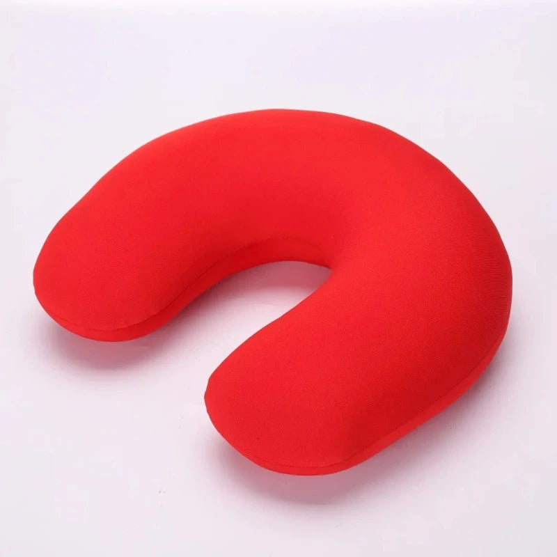 Coussin avion et voiture rouge